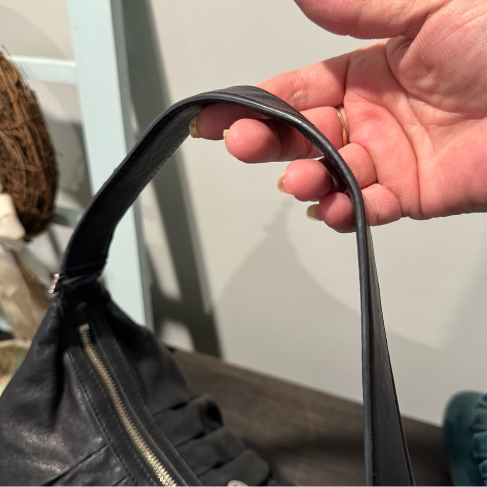 Tory Burch Vintage Black Verona Pleated Leather Tote-Preowned! - Picture 9 of 13